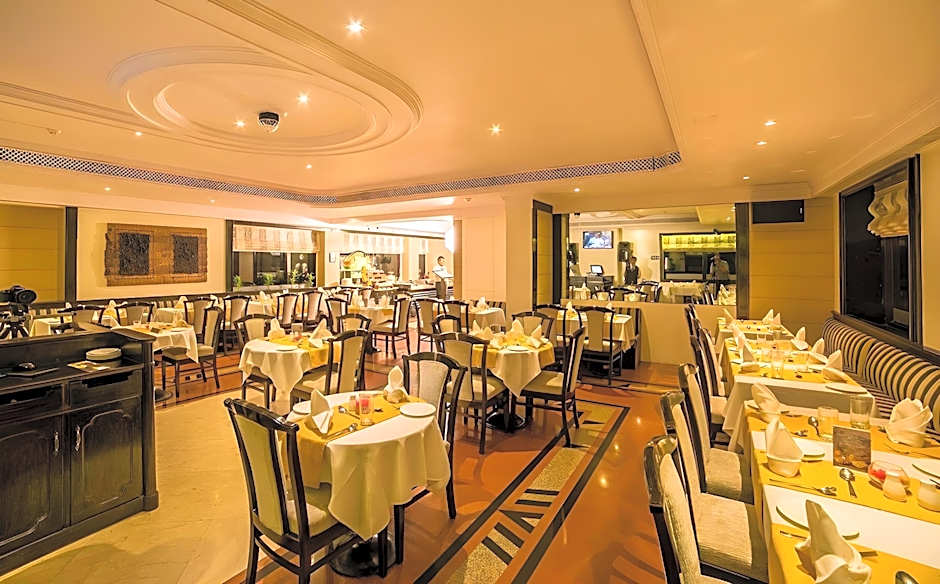 Fariyas Hotel