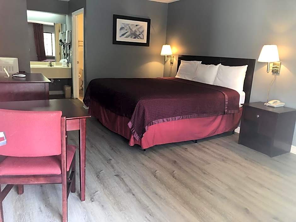 Majestic Inn