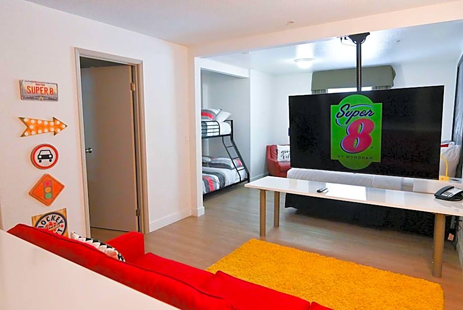 Super 8 by Wyndham Calgary Shawnessy Area