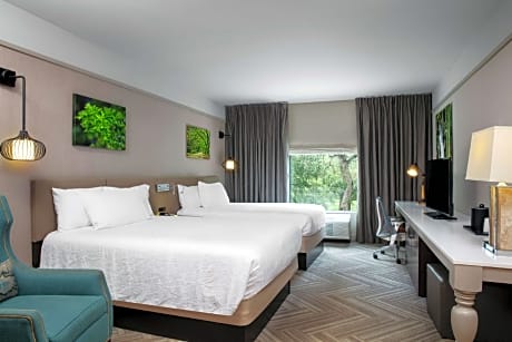 2 Queen Hearing Accessible Room