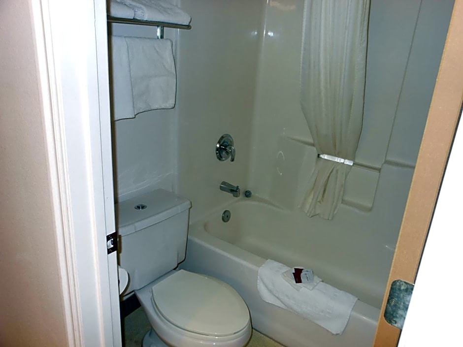 Economy Inn & Suites