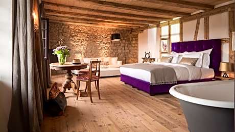 Suite with Mountain View