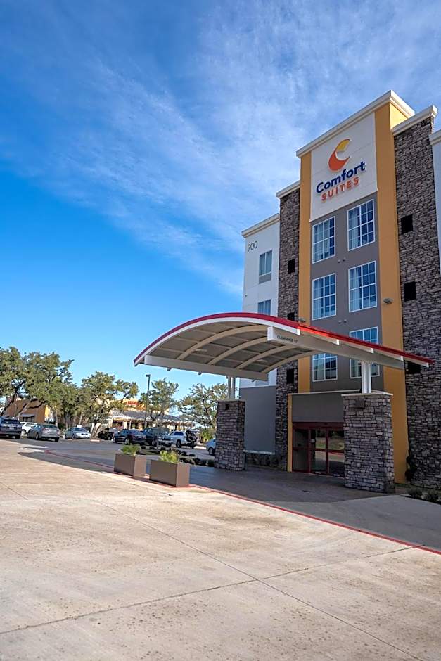 Comfort Suites