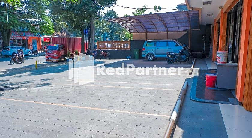 Grand Kembar Hotel Mitra RedDoorz