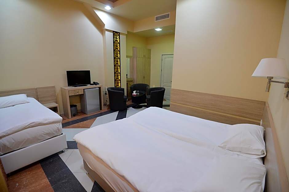 Yerevan Deluxe Hotel