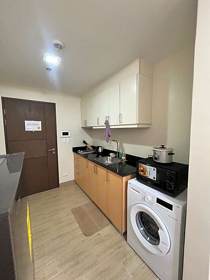 Iloilo Staycation with a Pool, Gym and Playroom