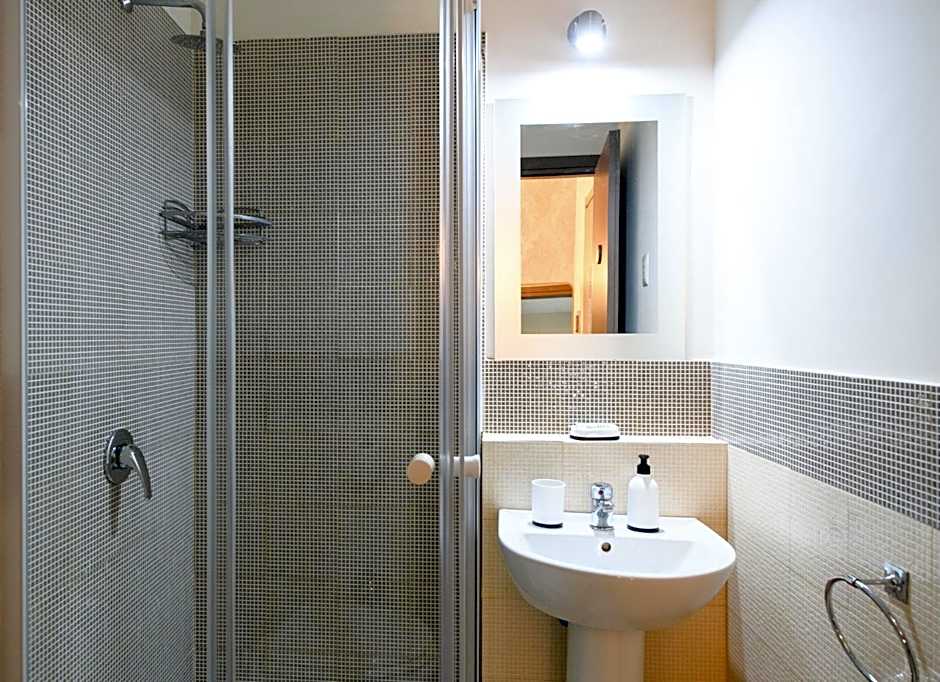 Aurelio Deluxe Rooms