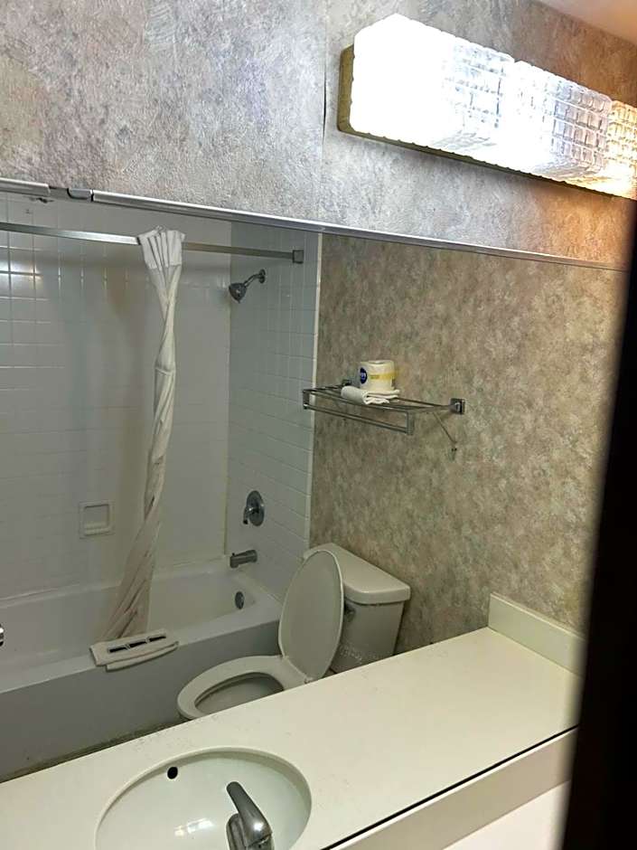 Blue Way Inn & Suites La Crosse