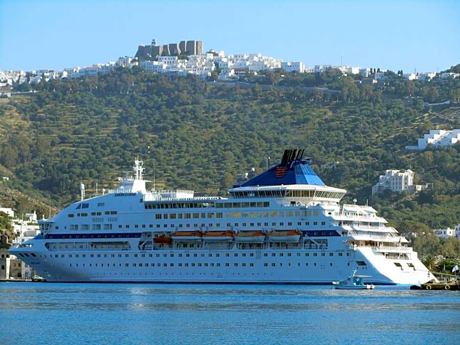 Porto Scoutari Romantic Hotel