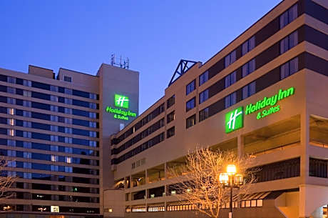 Holiday Inn & Suites Duluth-Downtown By IHG