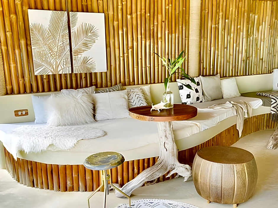 The Beach House Ocam Ocam