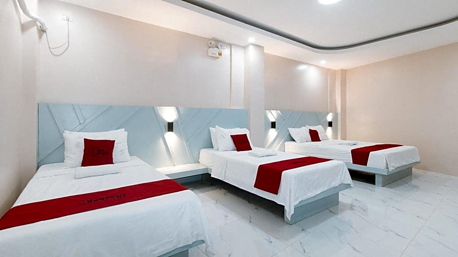 RedDoorz at Happy Stay Apartelle