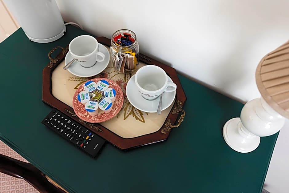 Brook Whipper-In Hotel