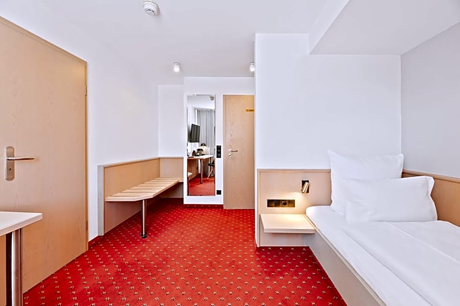 Steiners Hotel Airport-Messe in Birkach