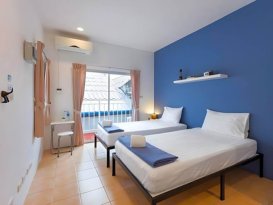 Chino Town Gallery Alley