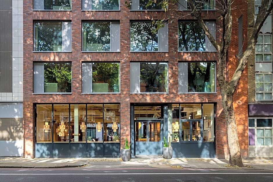 Bermonds Locke, Tower Bridge 