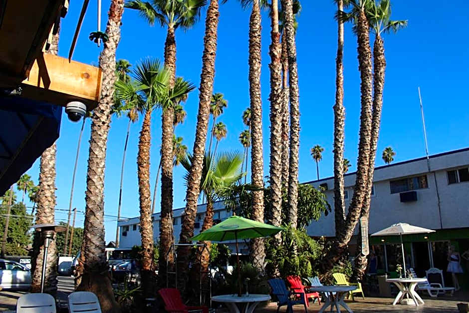 Tradewinds Airport Hotel