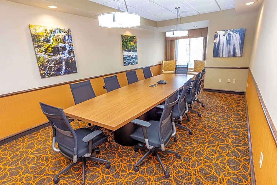 La Quinta Inn & Suites by Wyndham Bentonville