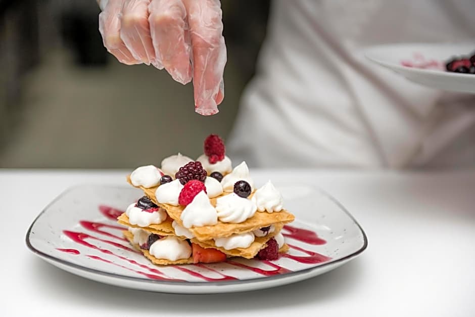 Hotel Elefantino Grey - Free Brunch & Breakfast Until 13-00 - Vicinissimi a Mirabilandia