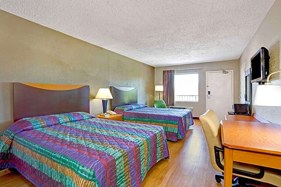 Super 8 by Wyndham Fredericksburg