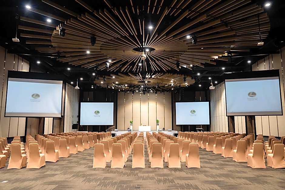 Lee Gardens Plaza Hotel (SHA Extra Plus)