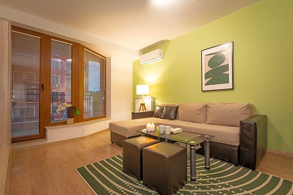 Modern and Bright Apartments near Center - FREE PARKING