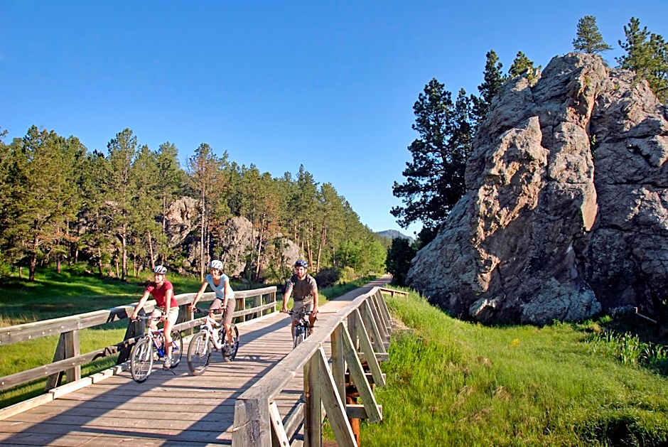 Holiday Inn Express & Suites Rapid City - Rushmore South By IHG