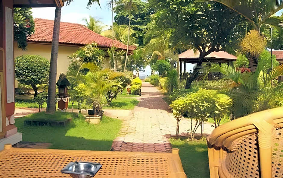 Lovina Beach Hotel