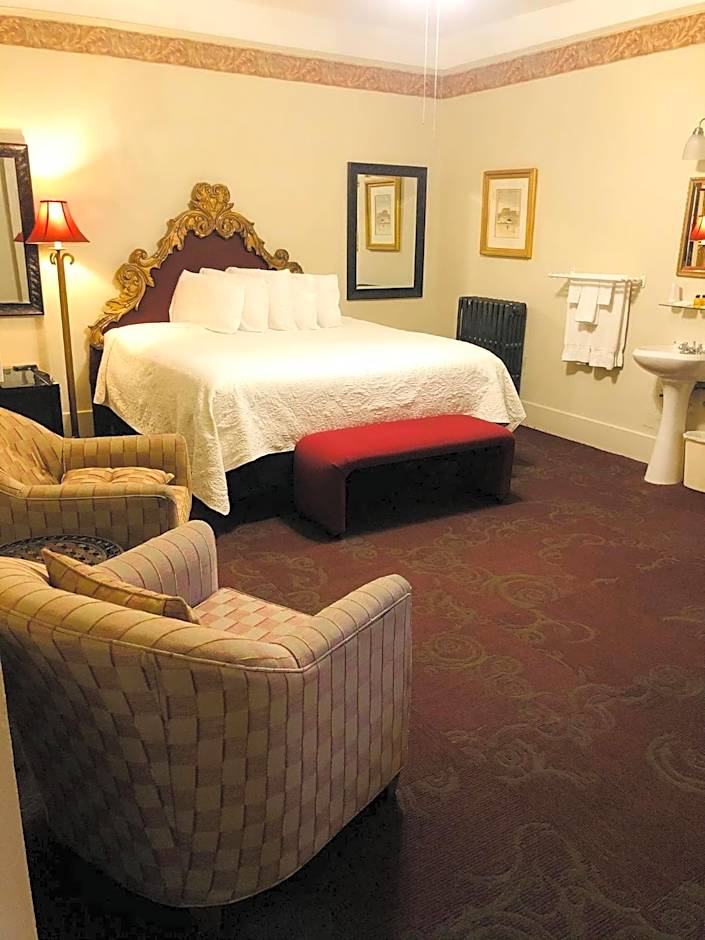 Historic Palace Hotel