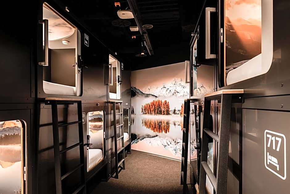 Capsule Hotel - Zurich Airport