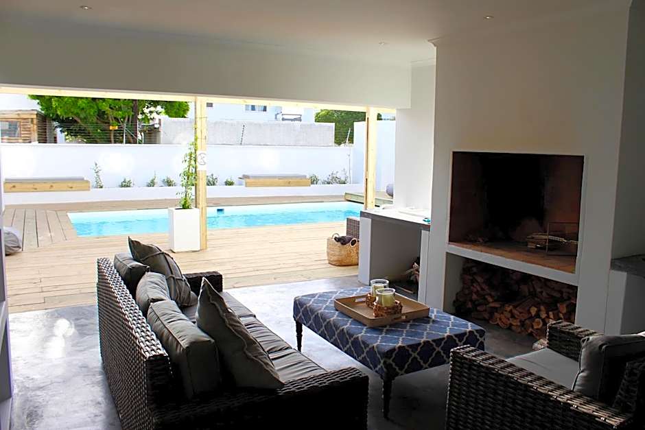 Whale Rock Luxury Lodge