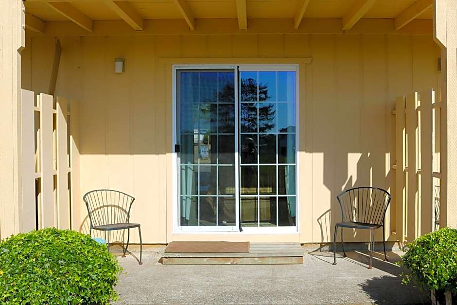 Pacific City Inn