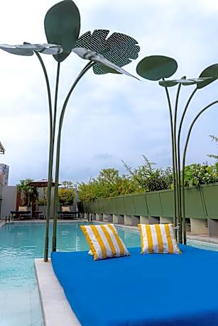 Flor de Mayo Hotel & Restaurant