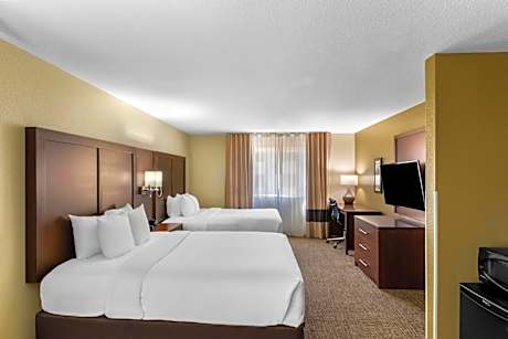 Queen Suite with Two Queen Beds - Accessible/Non-Smoking