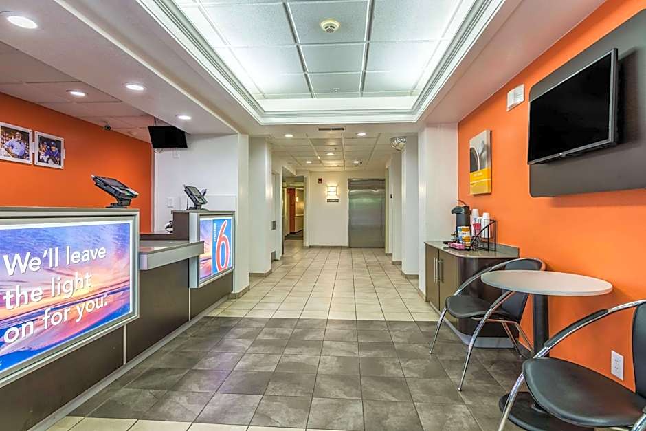 Motel 6-Fort Mill, SC - Charlotte