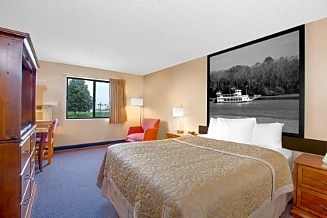 1 Queen Bed Non-Smoking