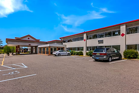 Red Carpet Inn and Suites Hazleton PA