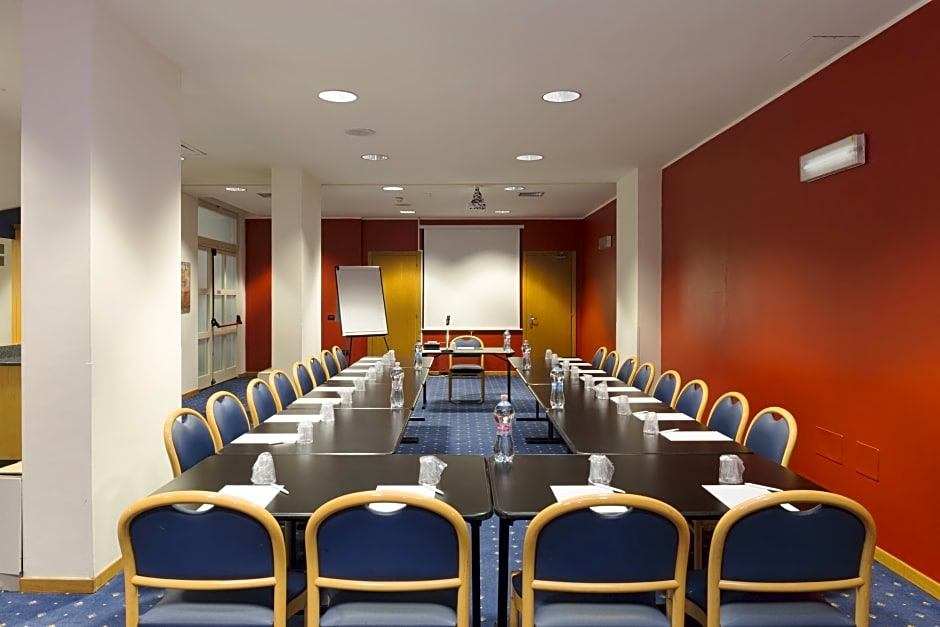 City Hotel & Suites Foligno