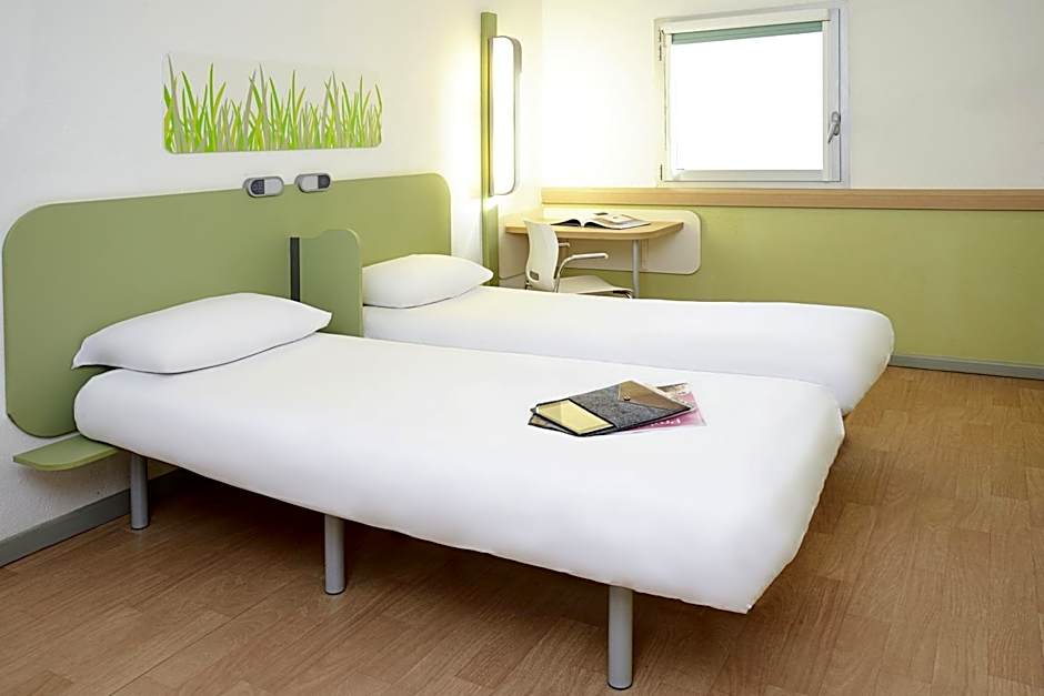 ibis budget Courbevoie Paris La Défense 1
