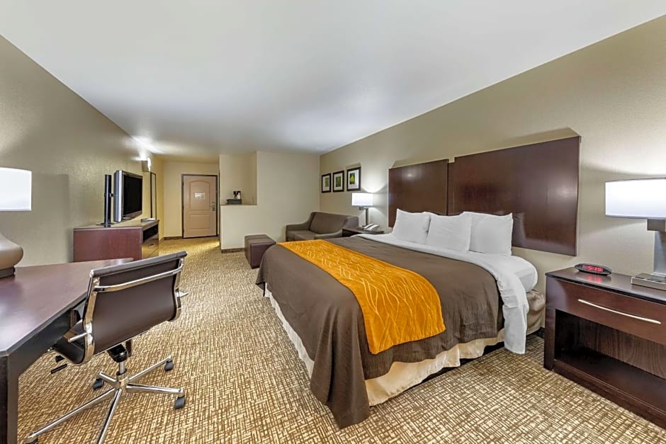 Comfort Inn & Suites Colton