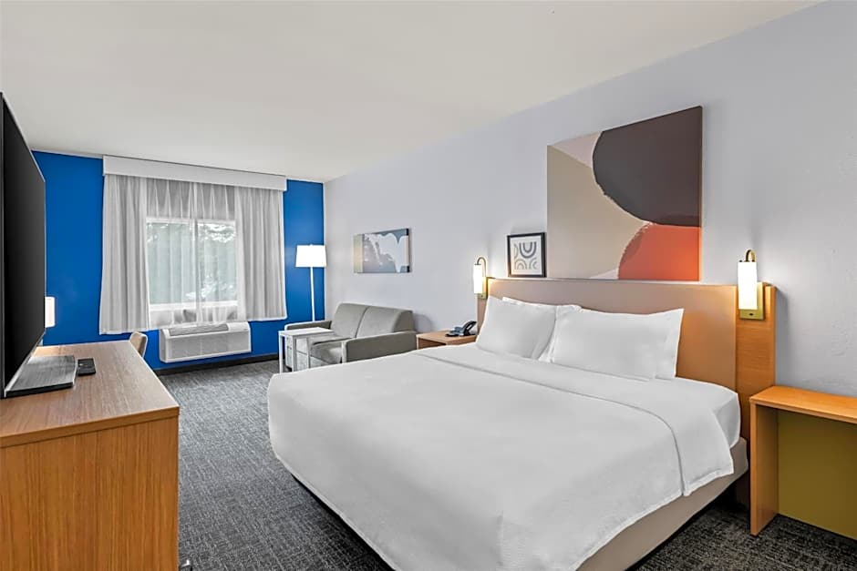 Spark by Hilton Duluth