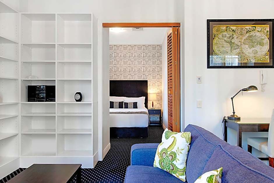 ULTIQA Rothbury Hotel