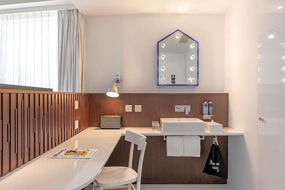 Ruby Zoe Hotel London