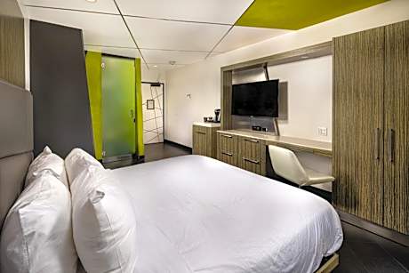 Queen Suite