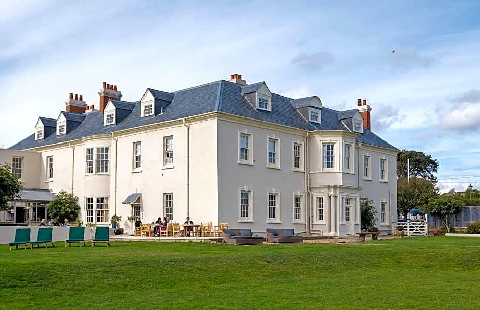 Moonfleet Manor - A Luxury Family Hotel