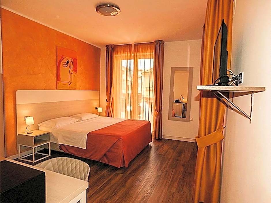 San Max Hotel