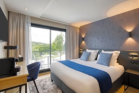 Deluxe King Room with Golf View and Balcony