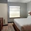 Four Points by Sheraton Dallas Arlington Entertainment District