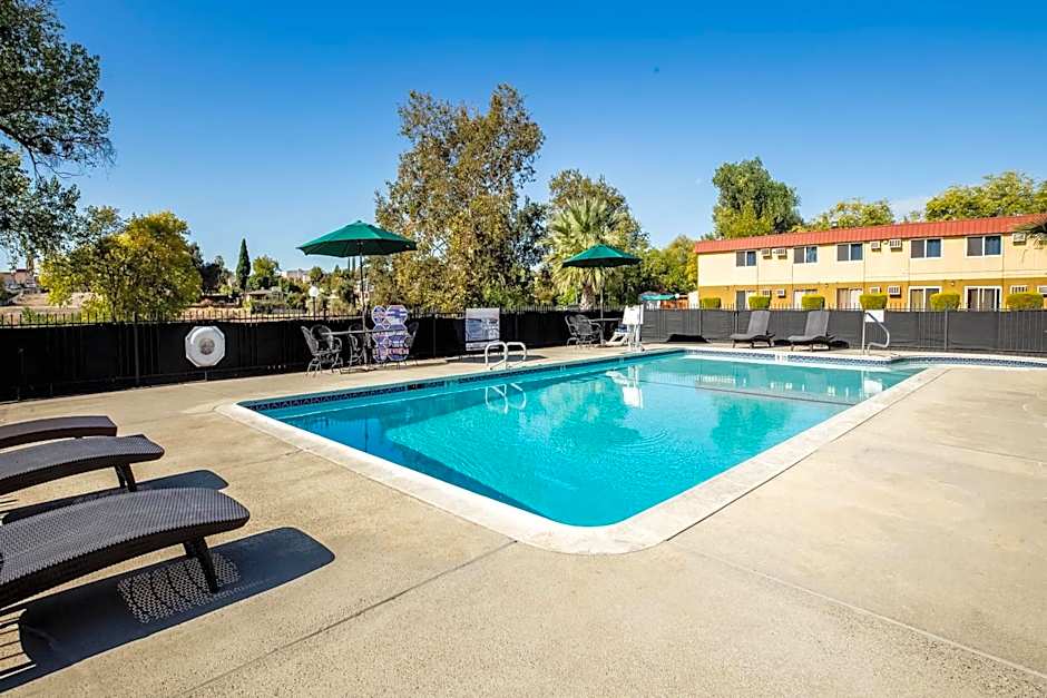 Travelodge by Wyndham Red Bluff South of Redding