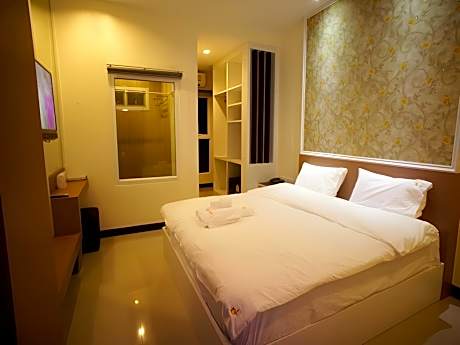 Deluxe Double Bed